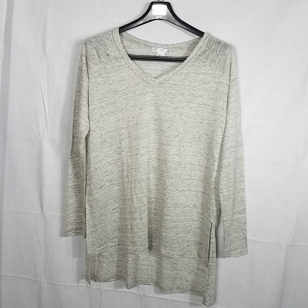 Idol Long Sleeve Light Weight Pullover Hi-Low Hem